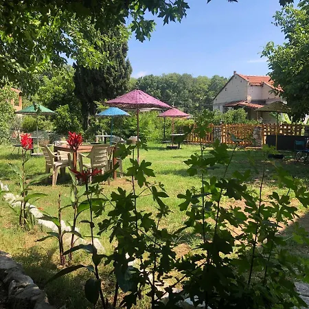 Oda ve Kahvaltı Zirkon Doğa Butik *