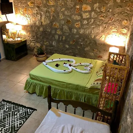 Oda ve Kahvaltı Zirkon Doğa Butik