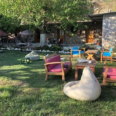 Oda ve Kahvaltı Zirkon Doğa Butik